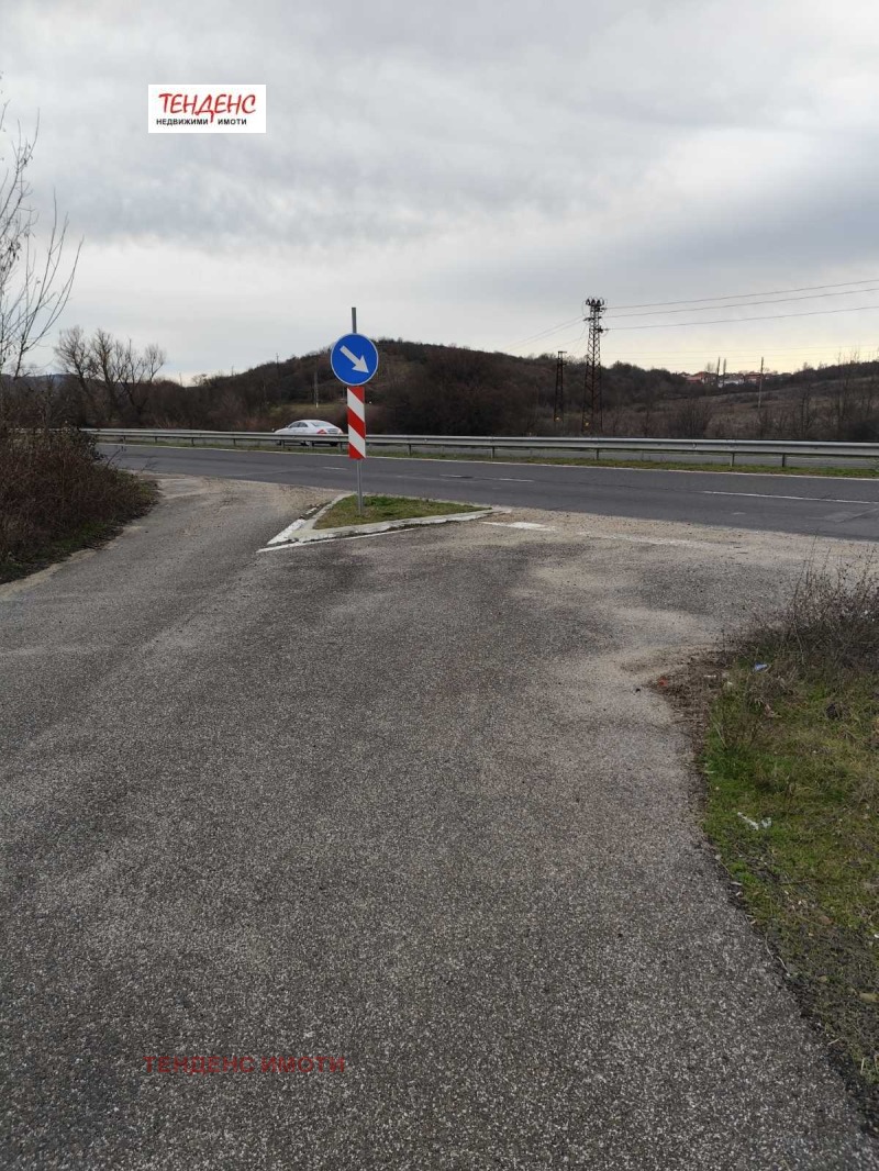 Дава под наем МЯСТО, гр. Кърджали, Промишлена зона - Изток, снимка 2 - Парцели - 53478131