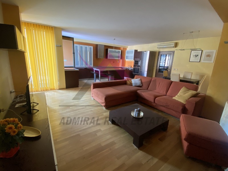 Kiadó  3 hálószobás Varna , Centar , 150 négyzetméter | 84837168
