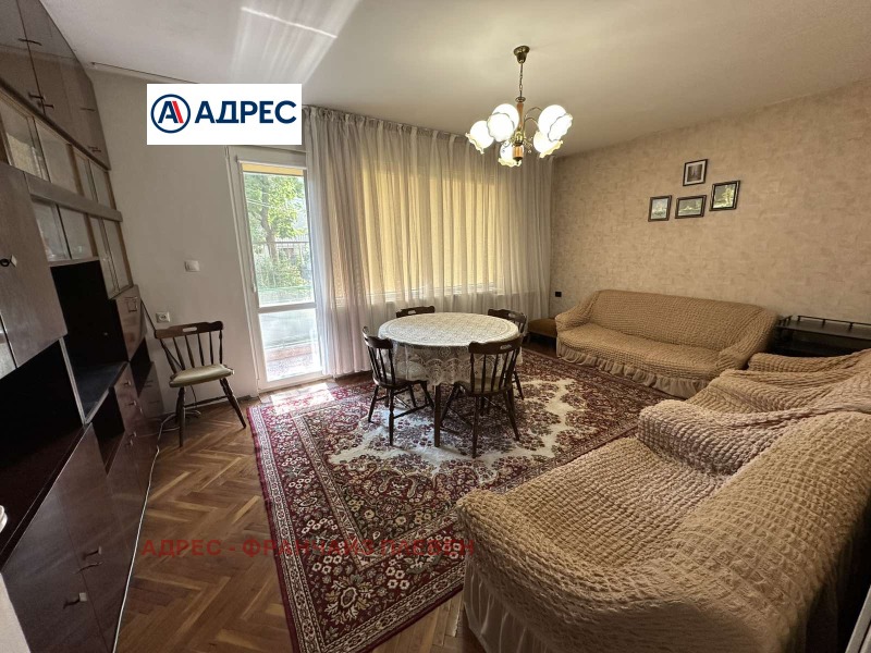 De inchiriat  3+ dormitor Pleven , Șiroc țentâr , 110 mp | 87686781