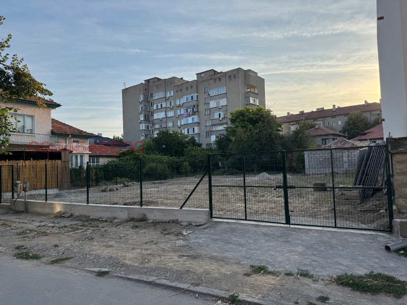 Дава под наем МЯСТО, гр. Търговище, Център