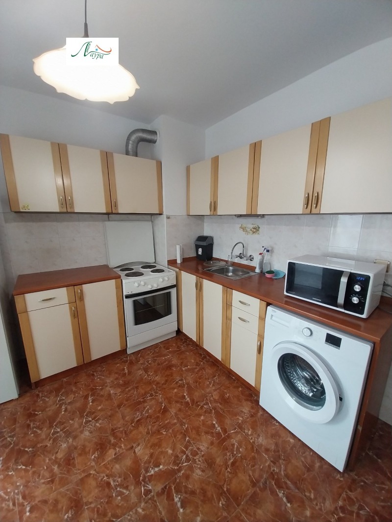 Te huur  1 slaapkamer Sjumen , Tsentar , 65 m² | 76901212