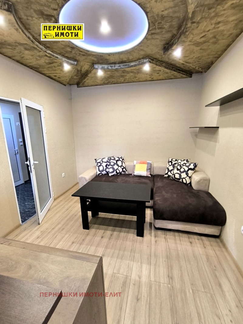 Дава под наем 2-СТАЕН, гр. Перник, Изток, снимка 4 - Апартаменти - 52722394