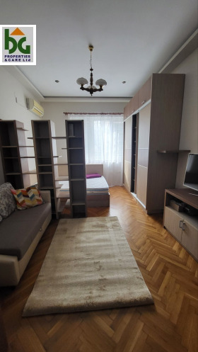 Тристайни апартаменти под наем в град Варна, Център — страница 2 - изображение 10 