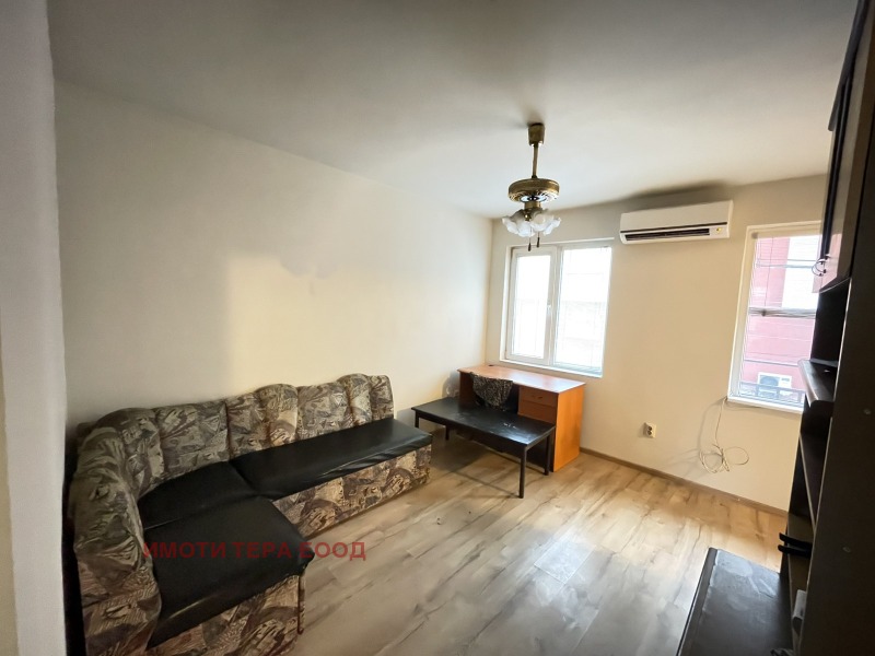 Дава под наем 2-СТАЕН, гр. Варна, Колхозен пазар