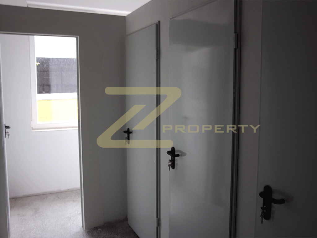 Дава под наем СКЛАД, гр. София, Военна рампа, снимка 5 - Складове - 53493531