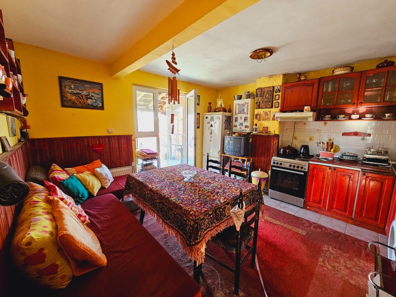 Дава под наем ЕТАЖ ОТ КЪЩА, гр. Плевен, 9-ти квартал, снимка 8 - Етаж от къща - 53214654