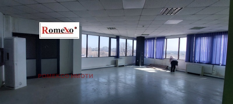 Дава под Наем ОФИС в град Пловдив, Брезовско шосе - 554 кв.м / 2 770 € » 5 417.65 лв., РОМЕКСО ИМОТИ