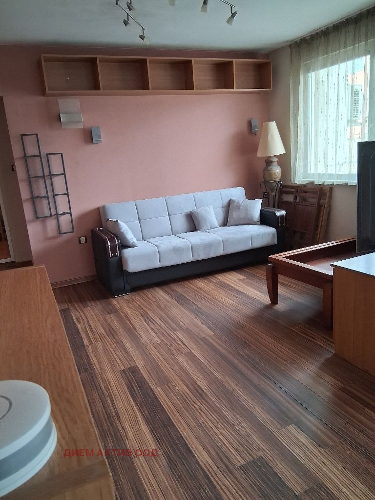 Дава под нем  3-стаен, град София, Хиподрума •  800 EUR • ID 47232367 — holmes.bg - [1] 