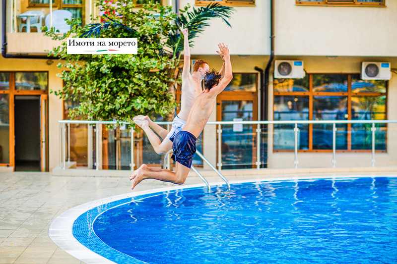 Дава под наем МАГАЗИН, гр. Несебър, област Бургас, снимка 11 - Магазини - 52954564