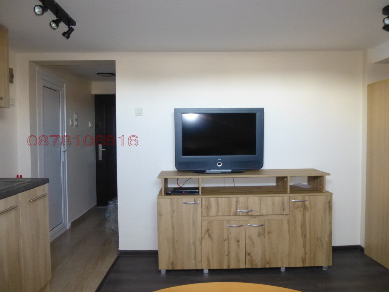 Дава под наем АТЕЛИЕ, ТАВАН, гр. Русе, Център, снимка 9 - Апартаменти - 53224310