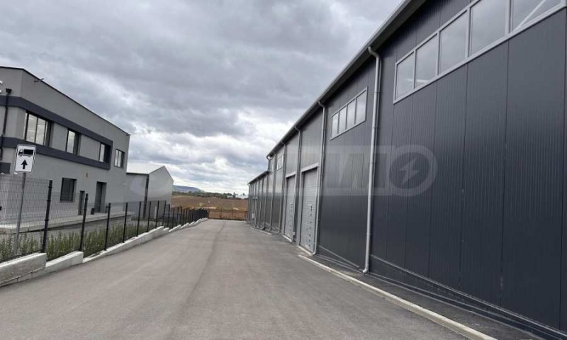 Do wynajęcia  Składowanie Warna , Topoli , 315 mkw | 55282518 - obraz [4]