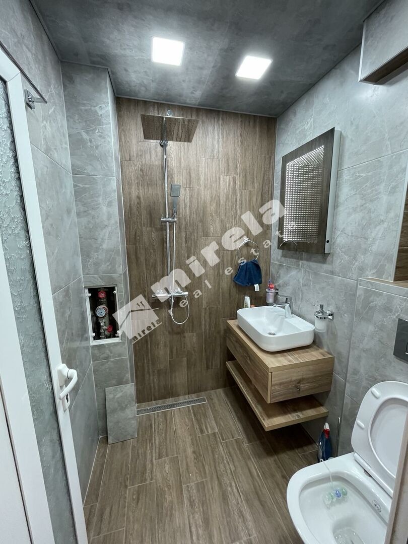 Дава под наем 1-СТАЕН, гр. Ямбол, Център, снимка 2 - Апартаменти - 55800342
