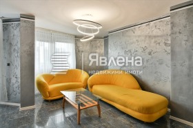 3+ chambres Tsentar, Varna