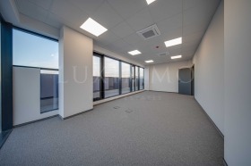 ОФИС, 235 m2