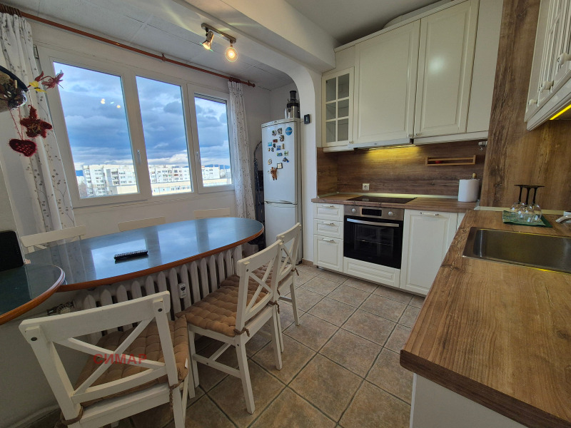 Дава под наем 3-СТАЕН, гр. София, Света Троица