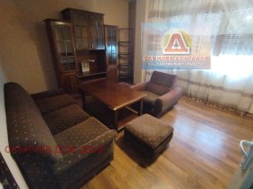 Στούντιο Παζαρα, ΤΣυμεν 6
