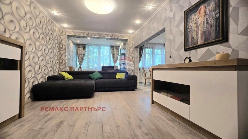 Дава под наем  3-стаен град Варна , ВИНС-Червен площад , 122 кв.м | 41085540