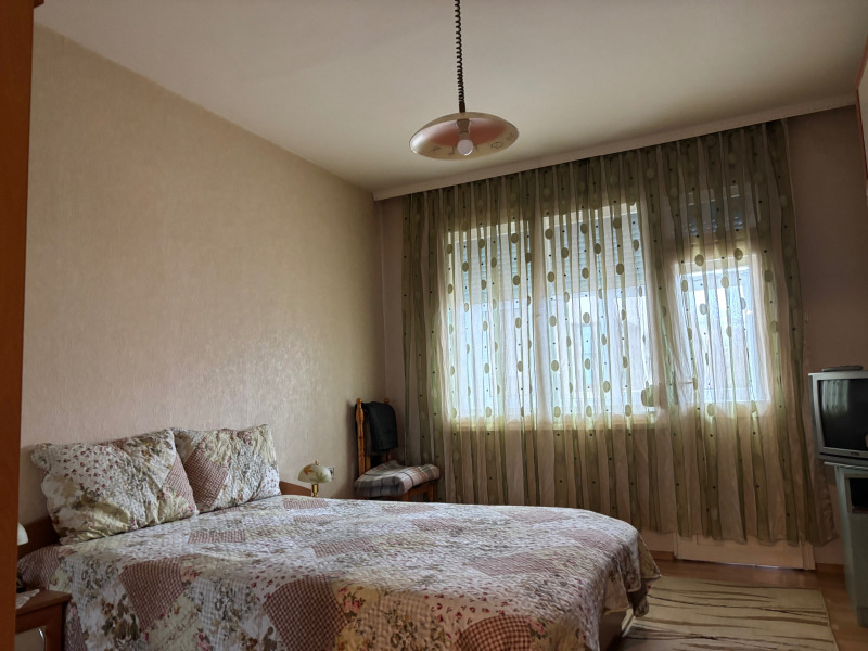 Дава под наем  Многостаен град Пловдив , Младежки Хълм , 160 кв.м | 83240080 - изображение [4]