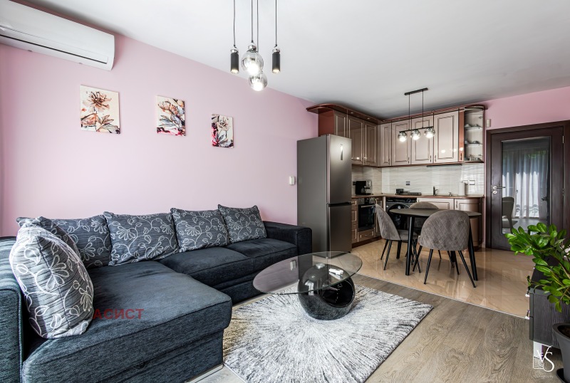 Дава под нем  2-стаен, град София, Лозенец •  700 EUR • ID 32271185 — holmes.bg - [1] 
