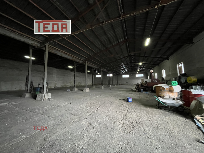 Дава под наем СКЛАД, с. Чирен, област Враца, снимка 3 - Складове - 53068670