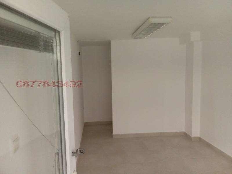 Дава под наем МАГАЗИН, гр. Варна, Зимно кино Тракия, снимка 4 - Магазини - 53209883