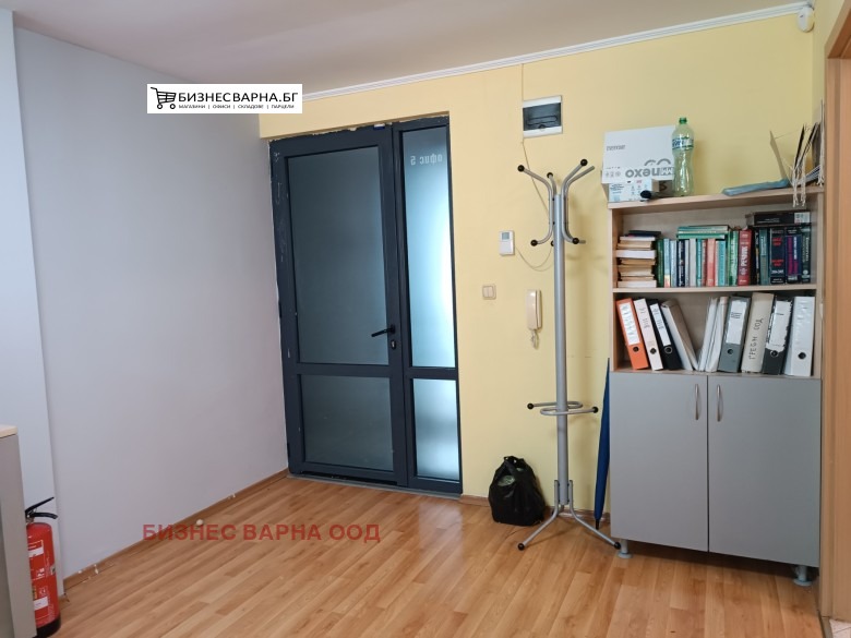 Дава под наем ОФИС, гр. Варна, Левски 1, снимка 12 - Офиси - 56018957