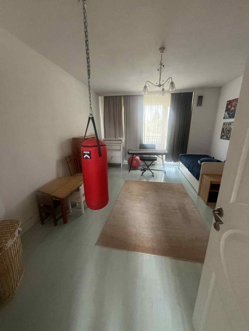 Kiadó  Ház Sofia , Bankja , 400 négyzetméter | 80114091 - kép [15]