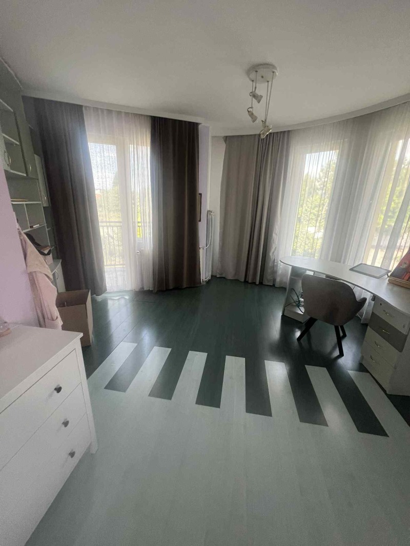 Kiadó  Ház Sofia , Bankja , 400 négyzetméter | 80114091 - kép [8]