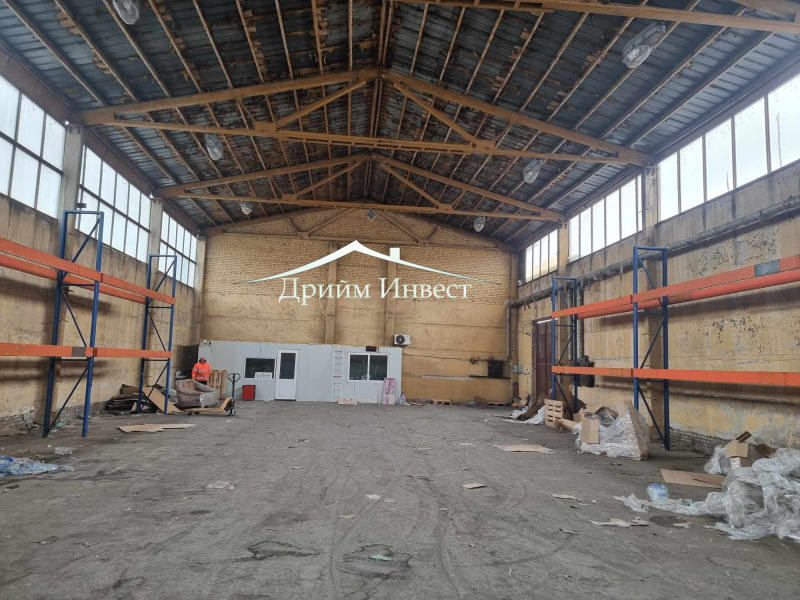 Дава под Наем СКЛАД в град Пловдив, Индустриална зона - Север - 1000 кв.м / 2 556 € » 4 999.10 лв., ДРИЙМ ИНВЕСТ