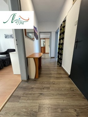 2 makuuhuonetta Tsentar, Šumen 7
