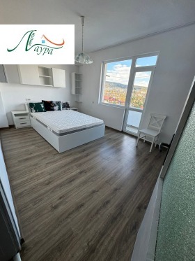 2 makuuhuonetta Tsentar, Šumen 1