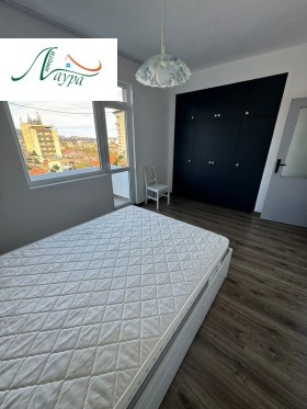 2 makuuhuonetta Tsentar, Šumen 8