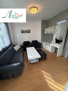 2 makuuhuonetta Tsentar, Šumen 2