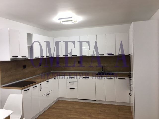 Te huur  2 slaapkamers Plovdiv , Karsjijaka , 120 m² | 93956871
