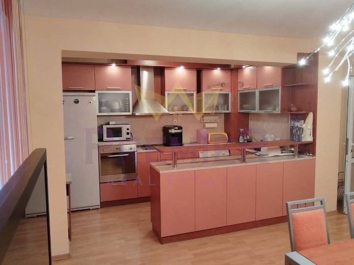 Дава под наем 3-СТАЕН, гр. Варна, ЖП Гара, снимка 2 - Апартаменти - 54931162