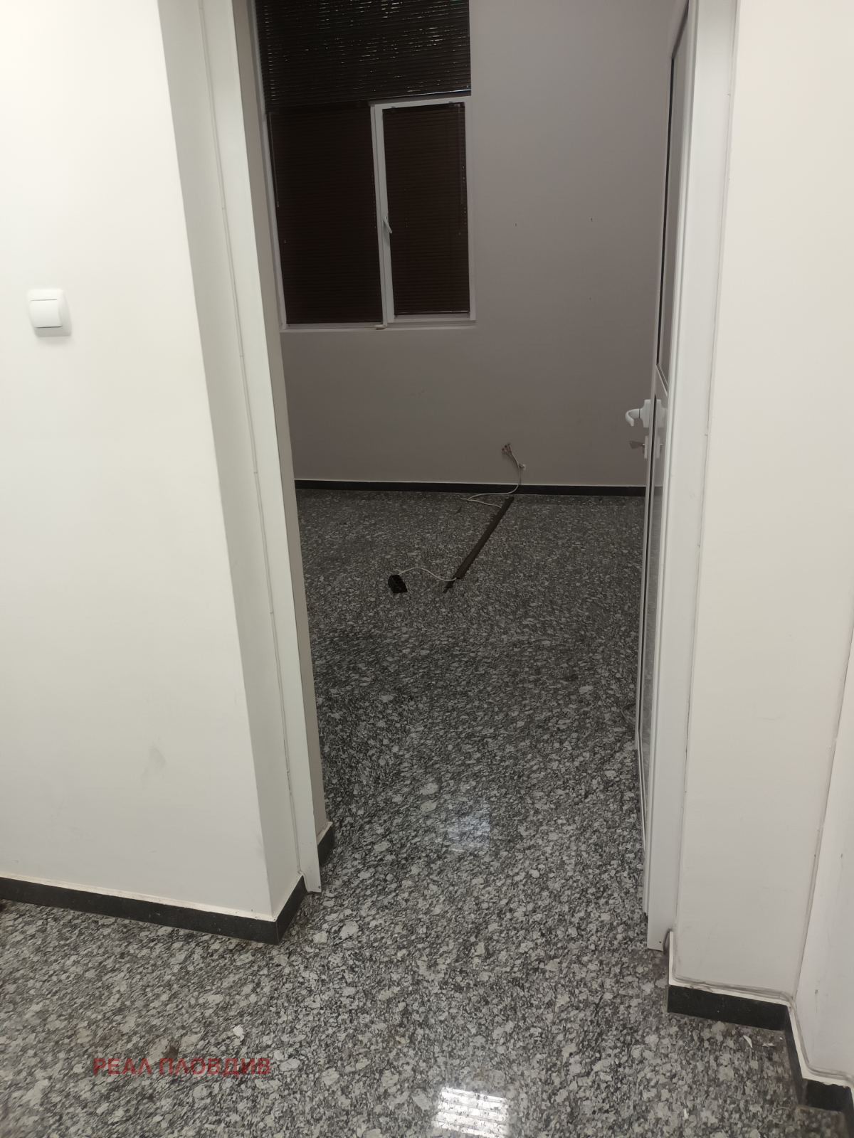 Дава под наем МАГАЗИН, гр. Пловдив, Център, снимка 10 - Магазини - 54265778