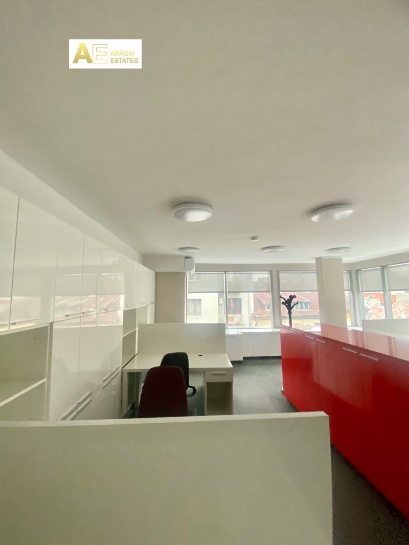 Дава под Наем ОФИС в град София, Център - 275 кв.м / 3 025 € » 5 916.39 лв., АРОУ ЕСТЕЙТС