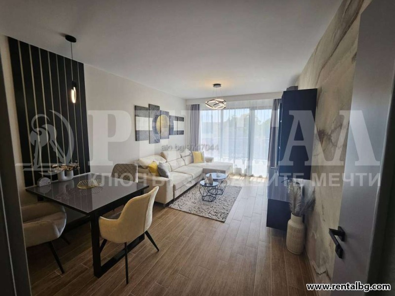 A louer  1 chambre Plovdiv , Tsentar , 72 m² | 14693724