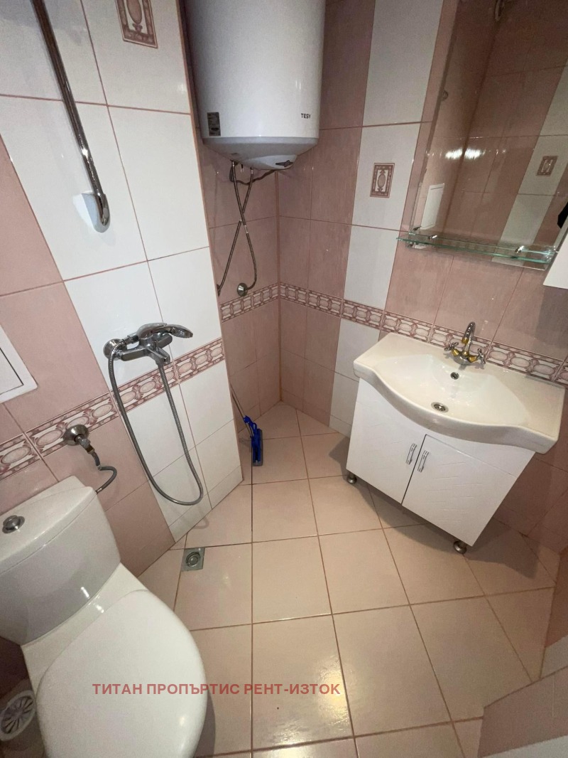 K pronájmu  1 ložnice Burgas , Vazraždane , 60 m2 | 54376886 - obraz [6]