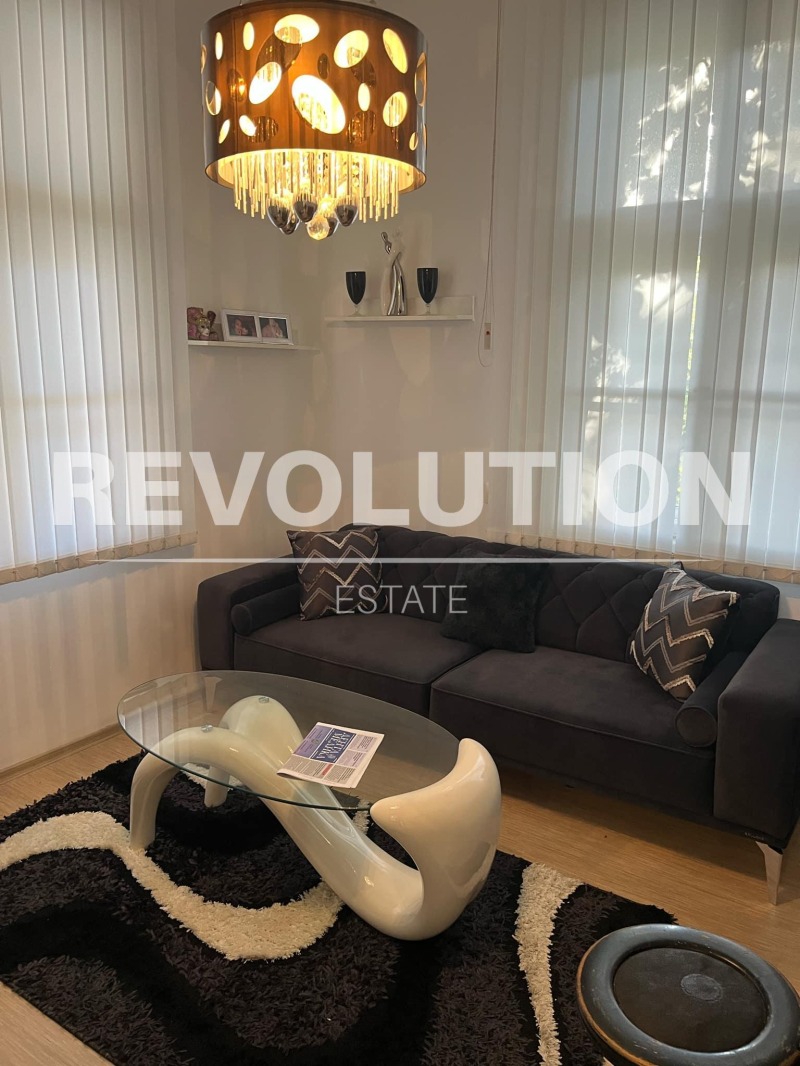 Под наем ЕТАЖ ОТ КЪЩА, град Пловдив, Център • 460 € • 90908804 — Holmes.bg