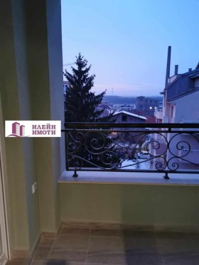 1 Schlafzimmer Zentar, Ruse 6