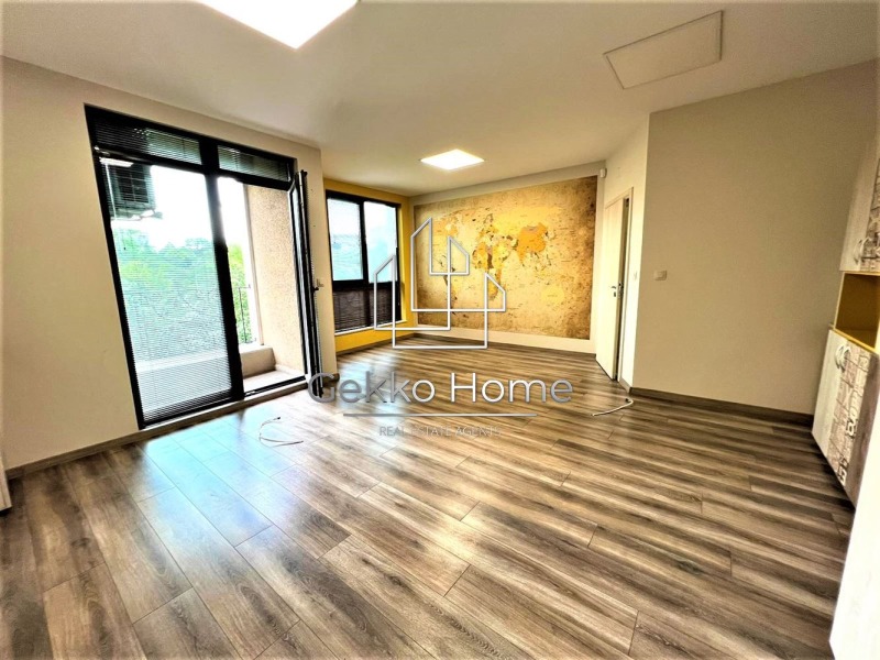 En renta  1 dormitorio Varna , Tsentar , 65 metros cuadrados | 42980837