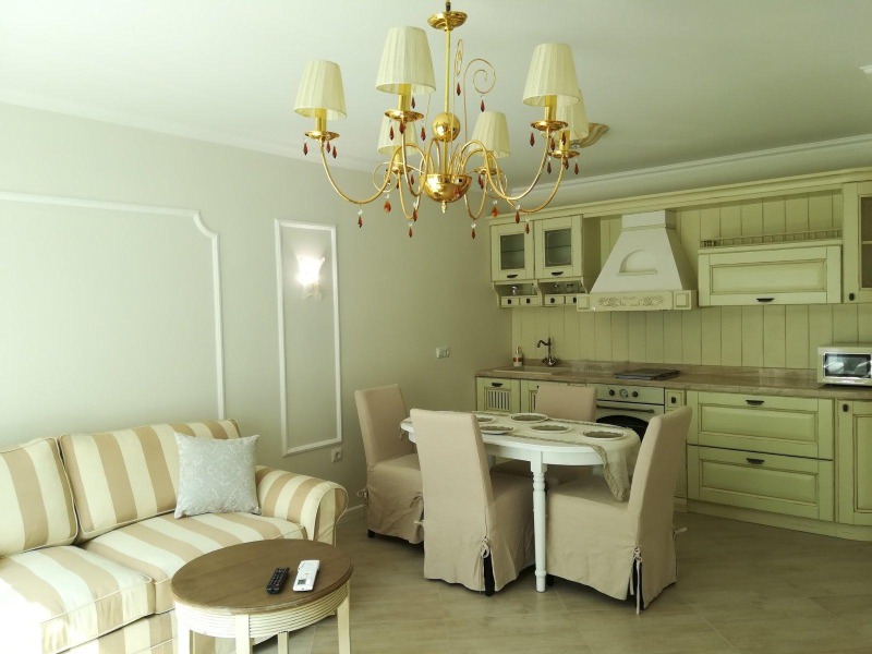Дава под нем  2-стаен, град Варна, к.к. Златни пясъци •  730 € • ID 86083766 — holmes.bg - [1] 
