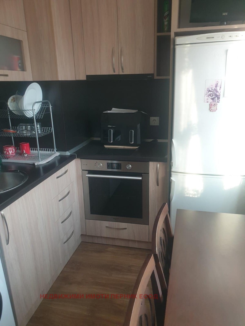 Zu vermieten  1 Schlafzimmer Pernik , Iztok , 47 qm | 43163019 - Bild [3]