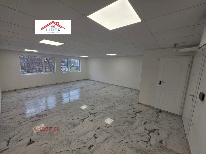 Дава под наем ОФИС, гр. Плевен, Идеален център, снимка 2 - Офиси - 53492932