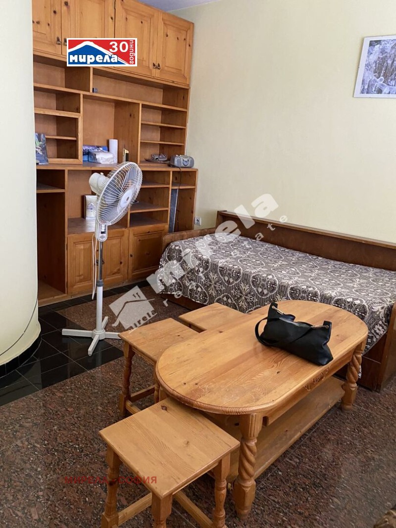 Дава под нем  3-стаен, град София, Красно село •  600 EUR • ID 28541500 — holmes.bg - [1] 