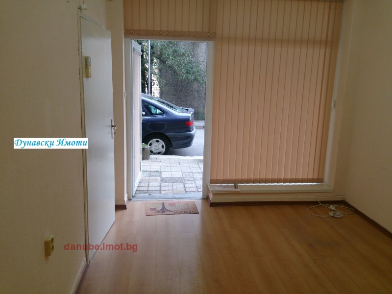 Дава под наем МАГАЗИН, гр. Русе, Център, снимка 3 - Магазини - 53254198