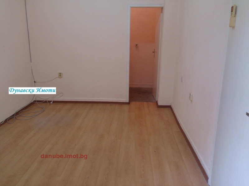 Дава под наем МАГАЗИН, гр. Русе, Център