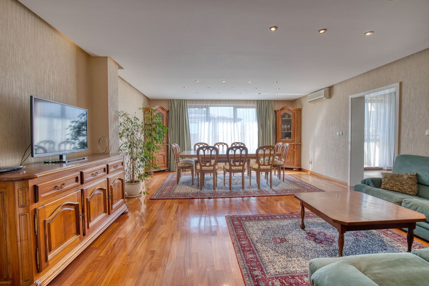 Дава под наем 4-СТАЕН, гр. София, Витоша