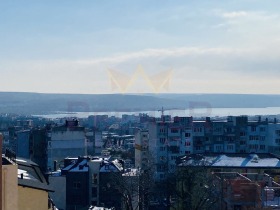 1 спаваћа соба м-т Пчелина, Варна 9